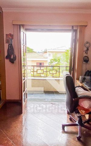 Casa à venda com 540m², 5 quartos e 8 vagas Casa à venda com 540m², 5 quartos e 8 vagasSuite 2