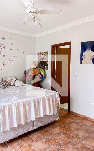 Casa à venda com 540m², 5 quartos e 8 vagas Casa à venda com 540m², 5 quartos e 8 vagasSuite 4
