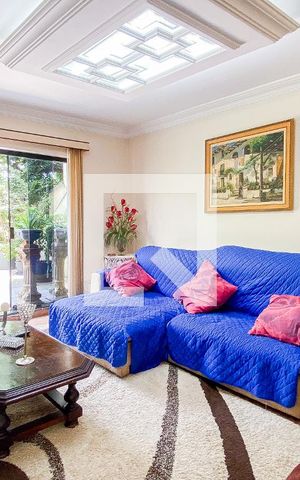 Casa à venda com 540m², 5 quartos e 8 vagas Casa à venda com 540m², 5 quartos e 8 vagasSala de Estar 2