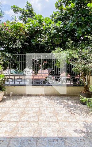 Casa à venda com 540m², 5 quartos e 8 vagas Casa à venda com 540m², 5 quartos e 8 vagasVaranda Sala de Estar 2