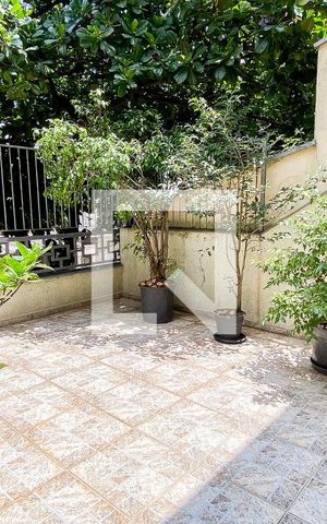 Casa à venda com 540m², 5 quartos e 8 vagas Casa à venda com 540m², 5 quartos e 8 vagasVaranda Sala de Estar 2