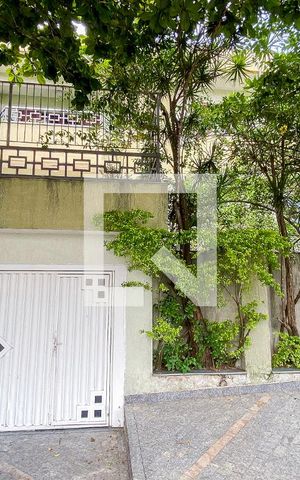 Casa à venda com 540m², 5 quartos e 8 vagas Casa à venda com 540m², 5 quartos e 8 vagasFachada