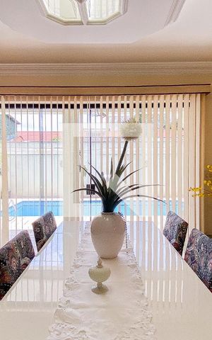 Casa à venda com 540m², 5 quartos e 8 vagas Casa à venda com 540m², 5 quartos e 8 vagasSala de Jantar