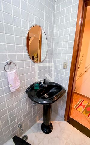 Casa à venda com 540m², 5 quartos e 8 vagas Casa à venda com 540m², 5 quartos e 8 vagasLavabo