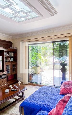 Casa à venda com 540m², 5 quartos e 8 vagas Casa à venda com 540m², 5 quartos e 8 vagasSala de Estar 2