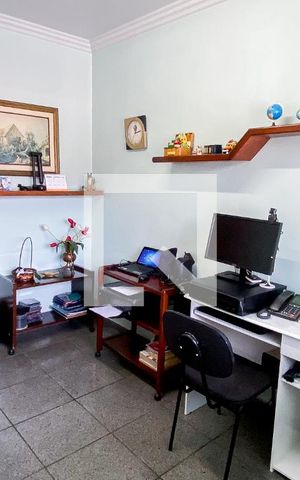 Casa à venda com 540m², 5 quartos e 8 vagas Casa à venda com 540m², 5 quartos e 8 vagasQuarto