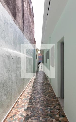 Casa à venda com 165m², 2 quartos e 3 vagas Casa à venda com 165m², 2 quartos e 3 vagasCorredor