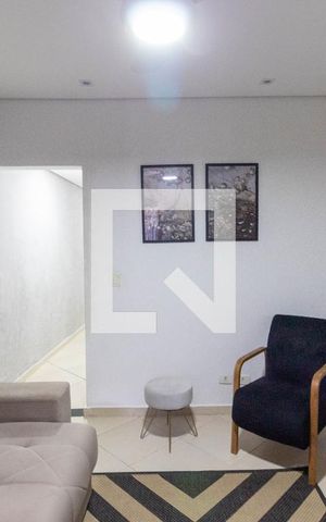 Casa à venda com 220m², 2 quartos e 2 vagas Casa à venda com 220m², 2 quartos e 2 vagasSala