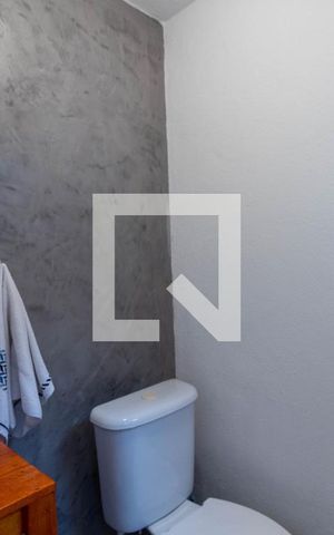 Casa à venda com 220m², 2 quartos e 2 vagas Casa à venda com 220m², 2 quartos e 2 vagasLavabo 1