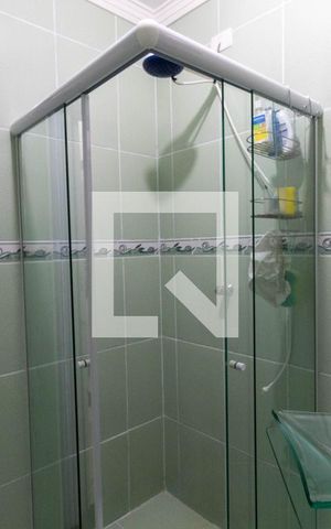 Casa à venda com 220m², 2 quartos e 2 vagas Casa à venda com 220m², 2 quartos e 2 vagasBanheiro 2