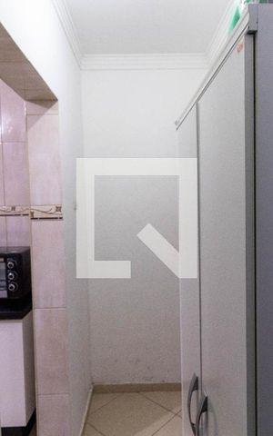 Casa à venda com 220m², 2 quartos e 2 vagas Casa à venda com 220m², 2 quartos e 2 vagasCorredor