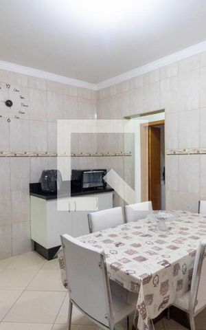 Casa à venda com 220m², 2 quartos e 2 vagas Casa à venda com 220m², 2 quartos e 2 vagasCozinha
