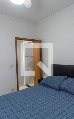 Casa à venda com 220m², 2 quartos e 2 vagas Casa à venda com 220m², 2 quartos e 2 vagasQuarto Suíte