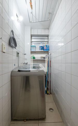 Apartamento à venda com 48m², 2 quartos e sem vaga Apartamento à venda com 48m², 2 quartos e sem vagaCozinha - Lavanderia