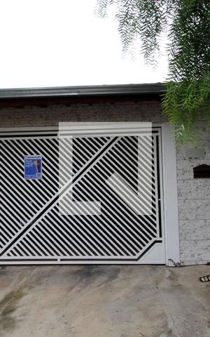 Casa para alugar com 130m², 4 quartos e 2 vagasFachada