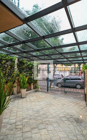 Casa à venda com 215m², 3 quartos e 2 vagasGaragem