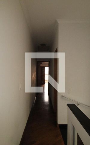 Casa para alugar com 200m², 3 quartos e 5 vagasCorredor