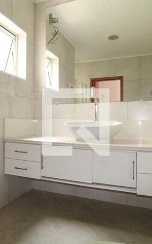 Casa para alugar com 200m², 3 quartos e 5 vagasBanheiro da Suíte 1