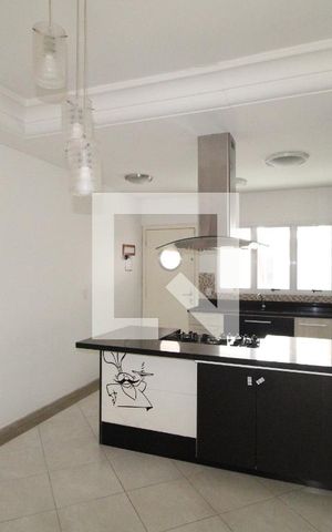 Casa para alugar com 200m², 3 quartos e 5 vagasCozinha