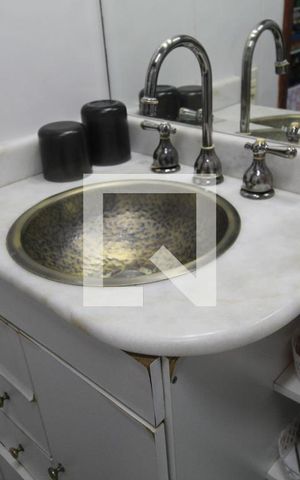 Casa à venda com 800m², 5 quartos e 3 vagasBanheiro da suíte 2