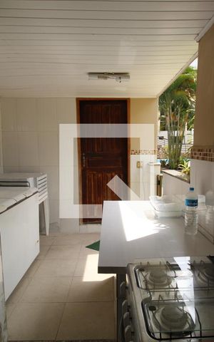 Casa à venda com 800m², 5 quartos e 3 vagasCozinha da edícula