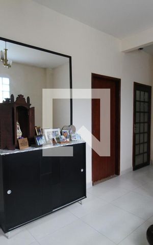 Casa à venda com 800m², 5 quartos e 3 vagasHall