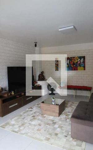 Casa à venda com 800m², 5 quartos e 3 vagasSala