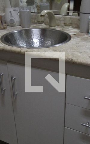 Casa à venda com 800m², 5 quartos e 3 vagasBanheiro da suíte 3