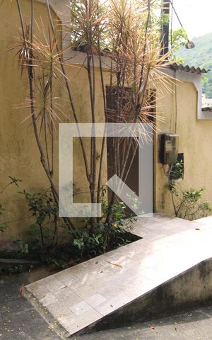 Casa à venda com 800m², 5 quartos e 3 vagasFachada