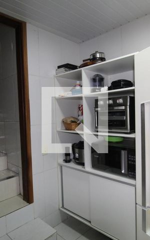 Casa à venda com 800m², 5 quartos e 3 vagasCozinha - Escada para área de serviço