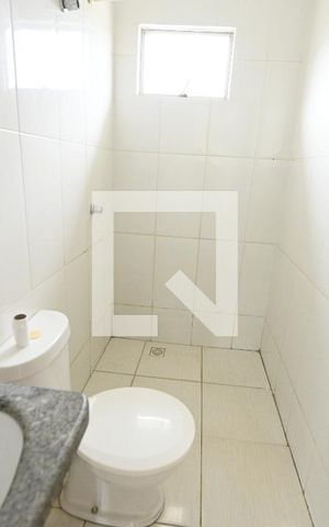 Casa de condomínio à venda com 42m², 2 quartos e 1 vaga Casa de condomínio à venda com 42m², 2 quartos e 1 vagaBanheiro