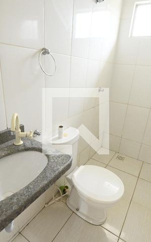 Casa de condomínio à venda com 42m², 2 quartos e 1 vaga Casa de condomínio à venda com 42m², 2 quartos e 1 vagaBanheiro