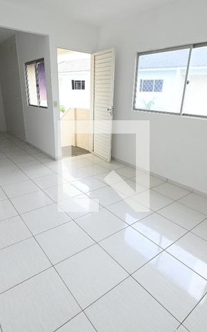 Casa de condomínio à venda com 42m², 2 quartos e 1 vaga Casa de condomínio à venda com 42m², 2 quartos e 1 vagaSala