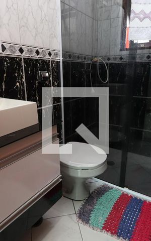 Casa à venda com 200m², 3 quartos e 2 vagasBanheiro
