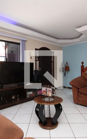 Casa à venda com 200m², 3 quartos e 2 vagasSala