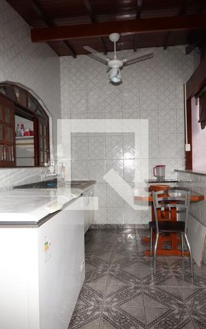 Casa à venda com 200m², 3 quartos e 2 vagasSalão