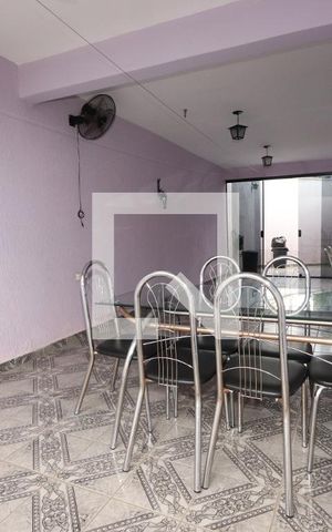 Casa à venda com 200m², 3 quartos e 2 vagasSalão