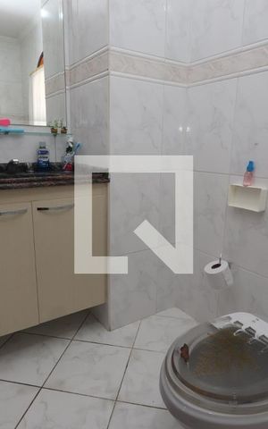 Casa à venda com 200m², 3 quartos e 2 vagasBanheiro da Suíte
