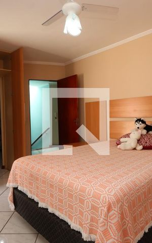 Casa à venda com 200m², 3 quartos e 2 vagasSuíte