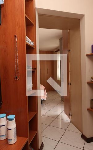 Casa à venda com 200m², 3 quartos e 2 vagasCloset