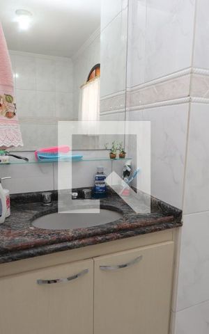 Casa à venda com 200m², 3 quartos e 2 vagasBanheiro da Suíte