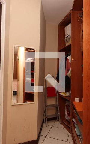 Casa à venda com 200m², 3 quartos e 2 vagasCloset
