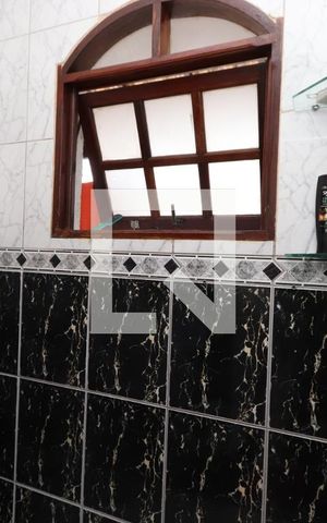 Casa à venda com 200m², 3 quartos e 2 vagasBanheiro