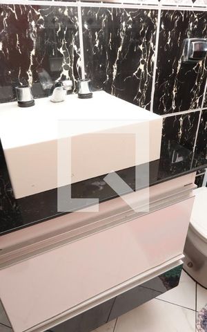 Casa à venda com 200m², 3 quartos e 2 vagasBanheiro