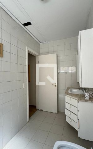 Casa de condomínio à venda com 600m², 4 quartos e 6 vagasBanheiro da Suíte 2
