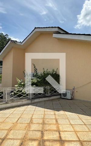 Casa de condomínio à venda com 600m², 4 quartos e 6 vagasVaranda da Suíte 1