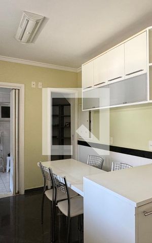 Casa de condomínio à venda com 600m², 4 quartos e 6 vagasCozinha