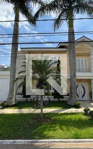 Casa de condomínio à venda com 600m², 4 quartos e 6 vagasFachada