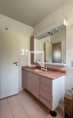 Casa de condomínio à venda com 600m², 4 quartos e 6 vagasBanheiro da Suíte 4