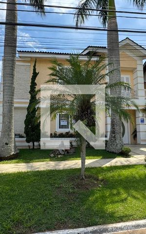 Casa de condomínio à venda com 600m², 4 quartos e 6 vagasFachada